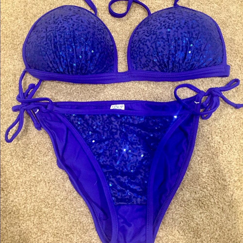 Venus bikini